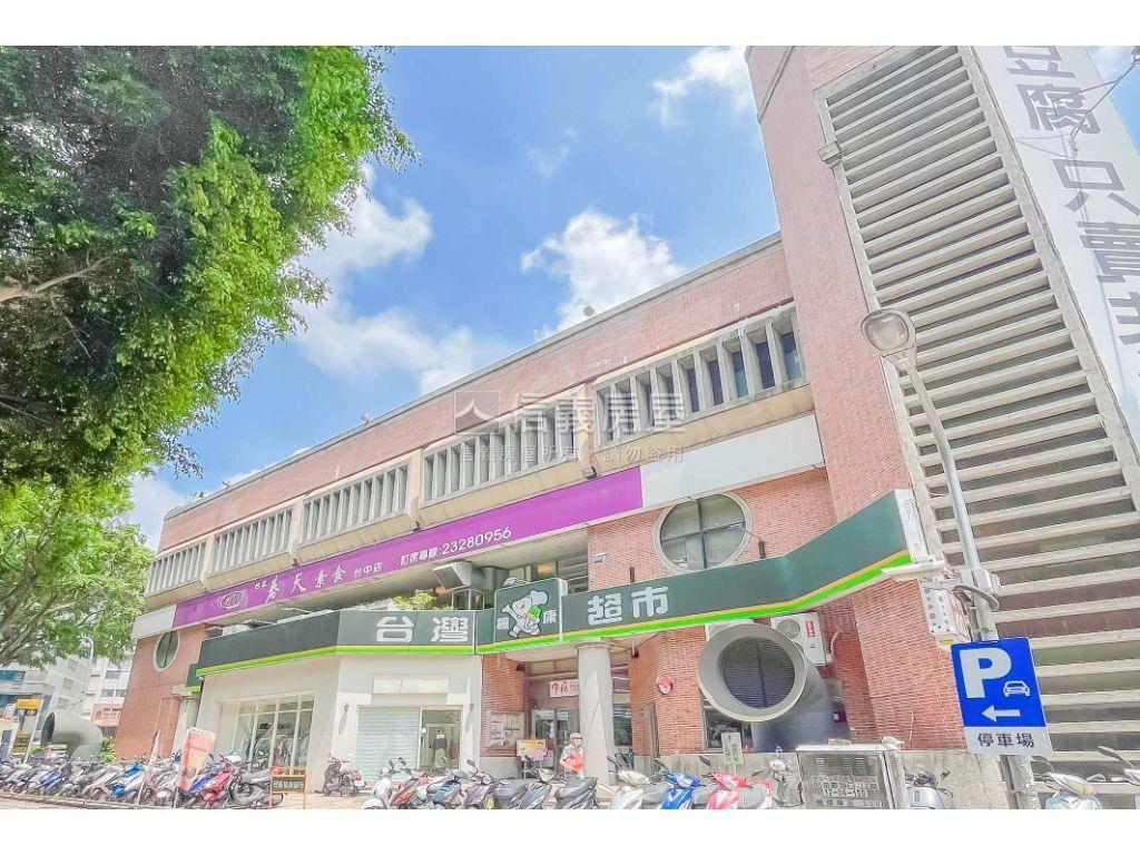 文心路經典美三房房屋室內格局與周邊環境