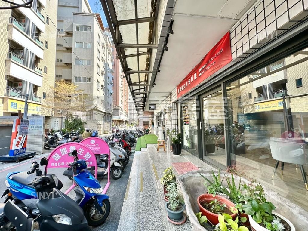 中國醫約５米面寬裝潢金店房屋室內格局與周邊環境