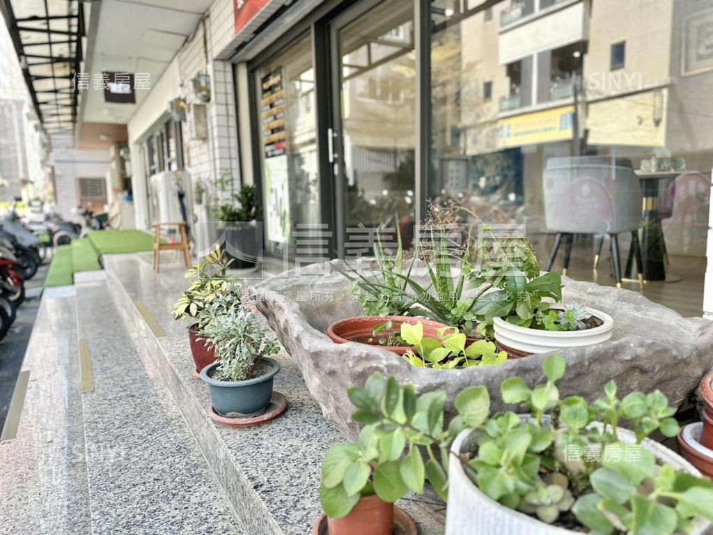 中國醫約５米面寬裝潢金店房屋室內格局與周邊環境