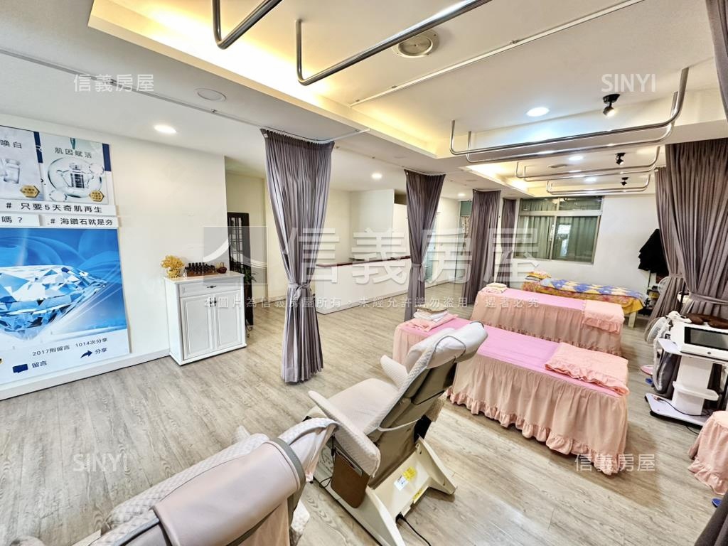 中國醫約５米面寬裝潢金店房屋室內格局與周邊環境