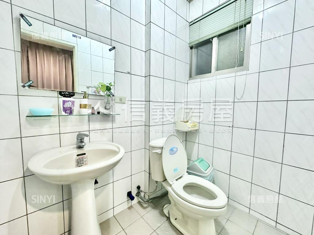 中國醫約５米面寬裝潢金店房屋室內格局與周邊環境