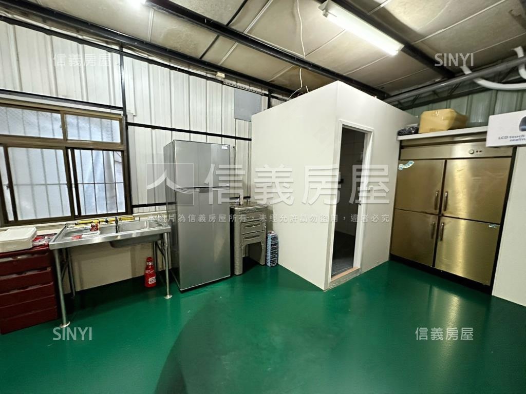 中國醫約５米面寬裝潢金店房屋室內格局與周邊環境