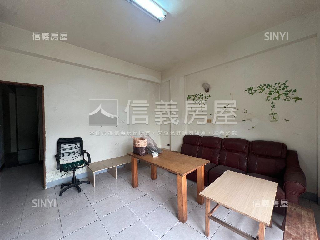 新市國中旁稀有店面透天房屋室內格局與周邊環境