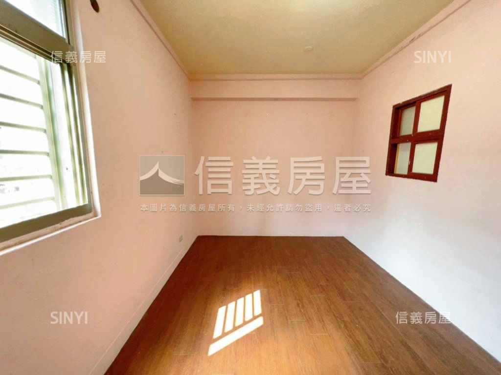 近南京三民邊間採光公寓房屋室內格局與周邊環境