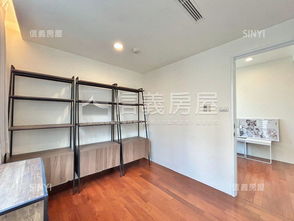 稀有釋出綠園道首排美宅房屋室內格局與周邊環境