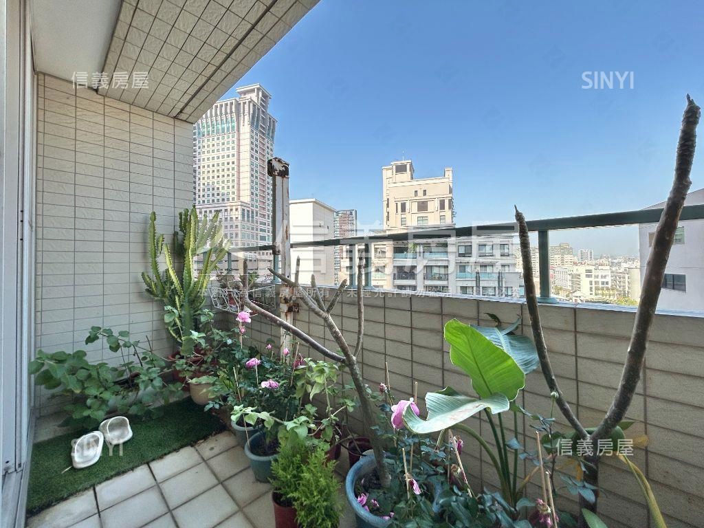 稀有釋出綠園道首排美宅房屋室內格局與周邊環境