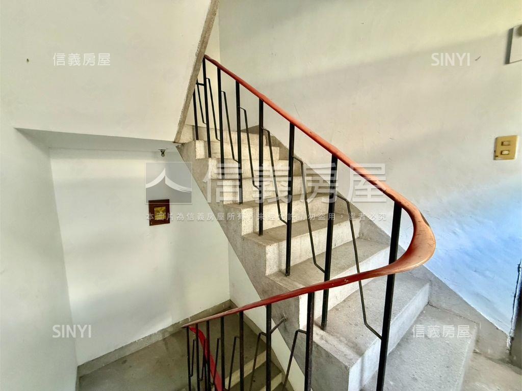 安康方正採光大空間房屋室內格局與周邊環境