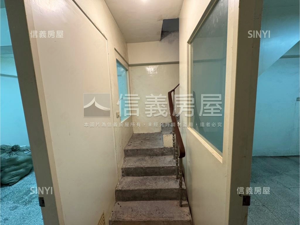 江翠一樓採光通風有地下室房屋室內格局與周邊環境