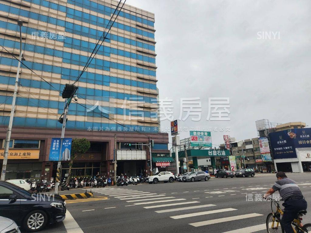 中華西路大面寬金店面房屋室內格局與周邊環境