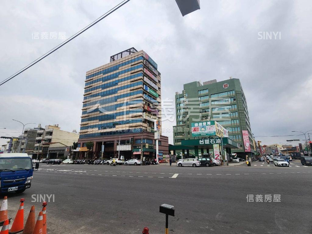 中華西路大面寬金店面房屋室內格局與周邊環境