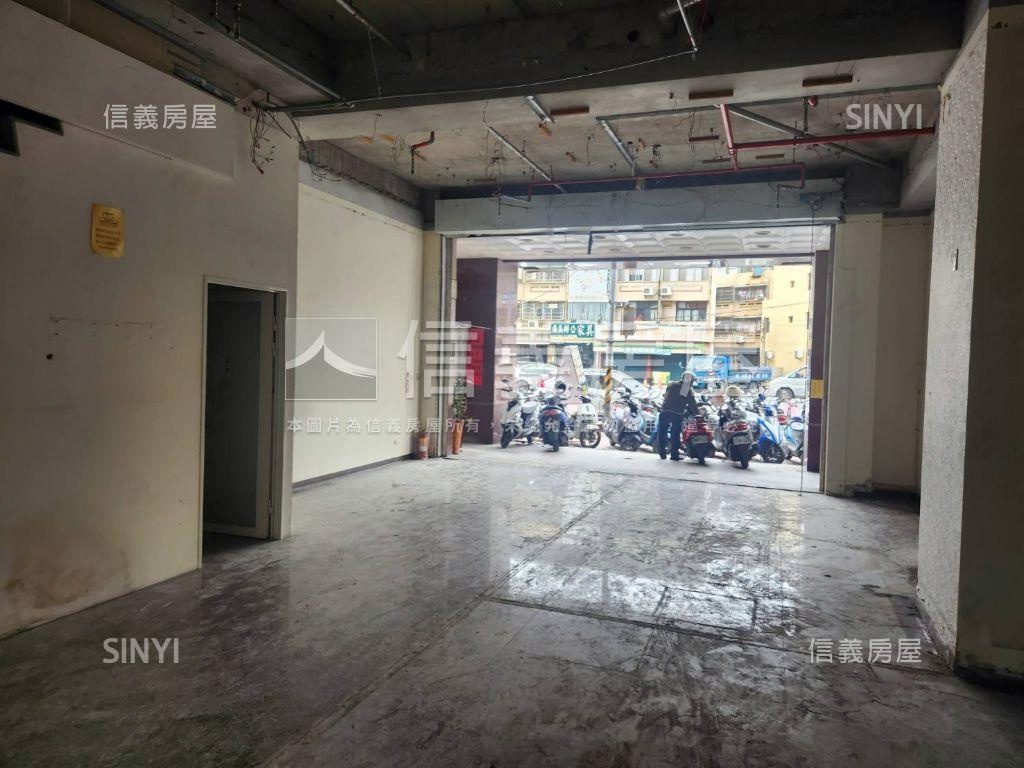 中華西路大面寬金店面房屋室內格局與周邊環境