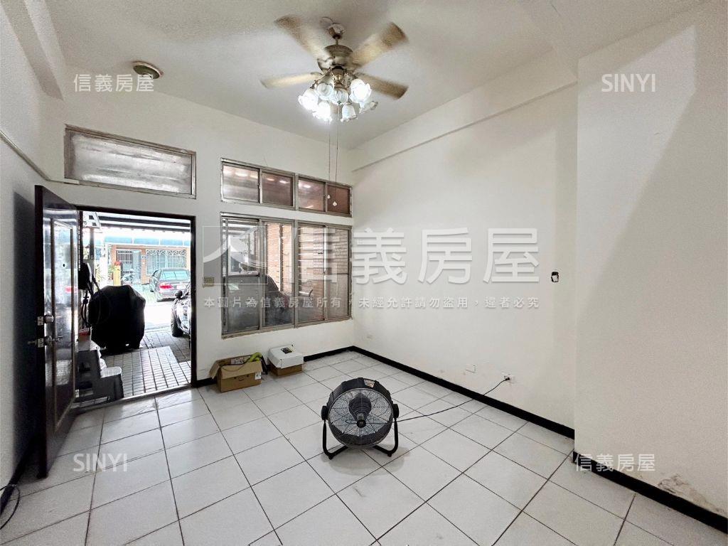 凱旋大地前院停車透天房屋室內格局與周邊環境