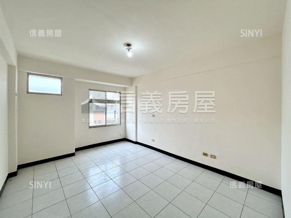 凱旋大地前院停車透天房屋室內格局與周邊環境