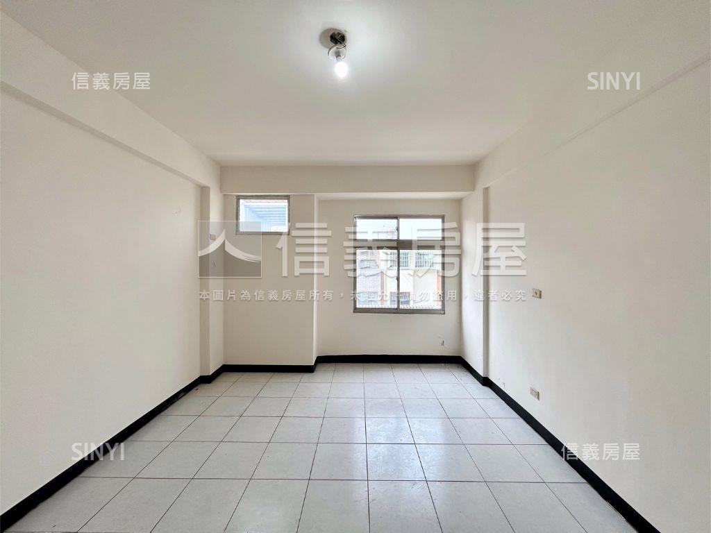 凱旋大地前院停車透天房屋室內格局與周邊環境