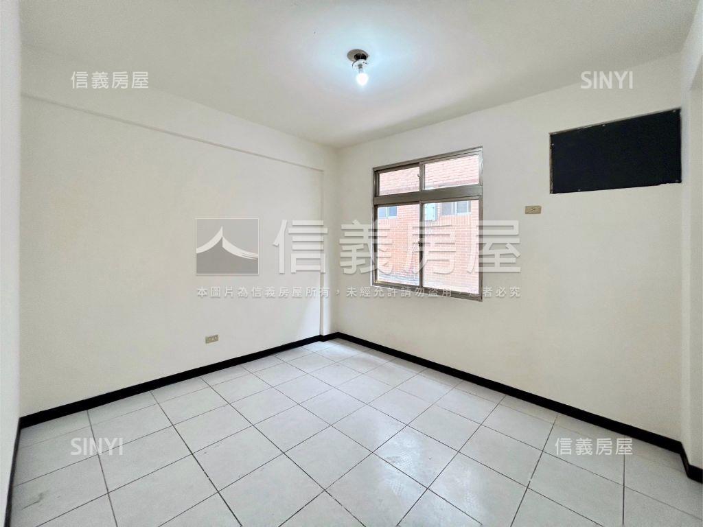 凱旋大地前院停車透天房屋室內格局與周邊環境