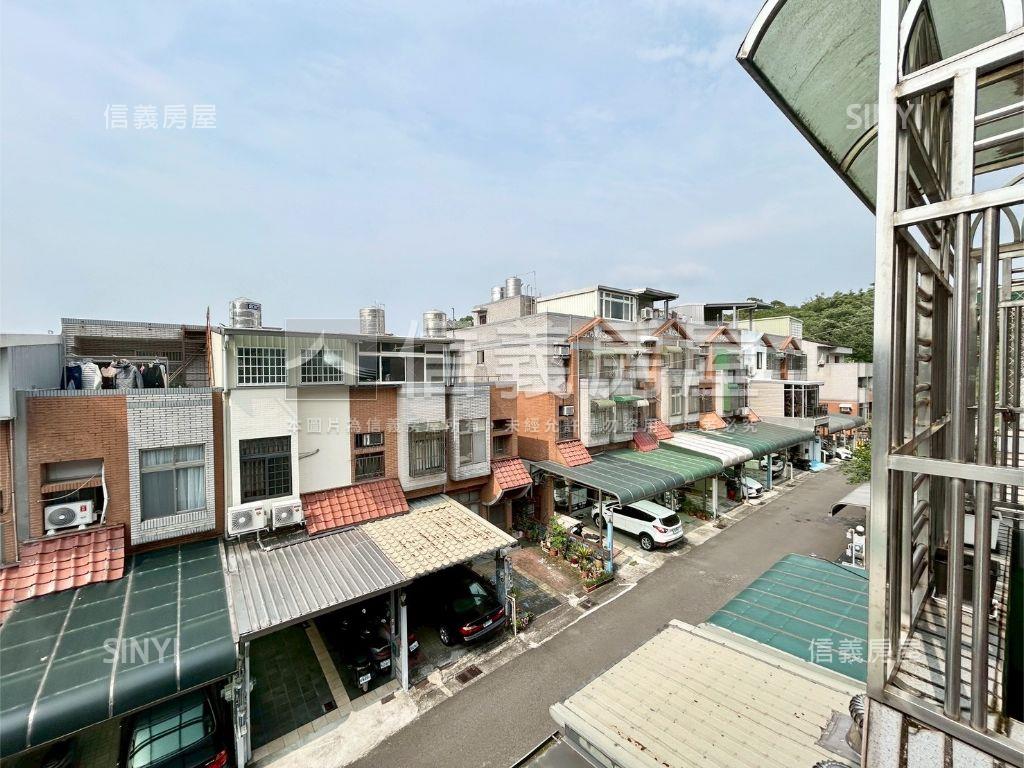 凱旋大地前院停車透天房屋室內格局與周邊環境