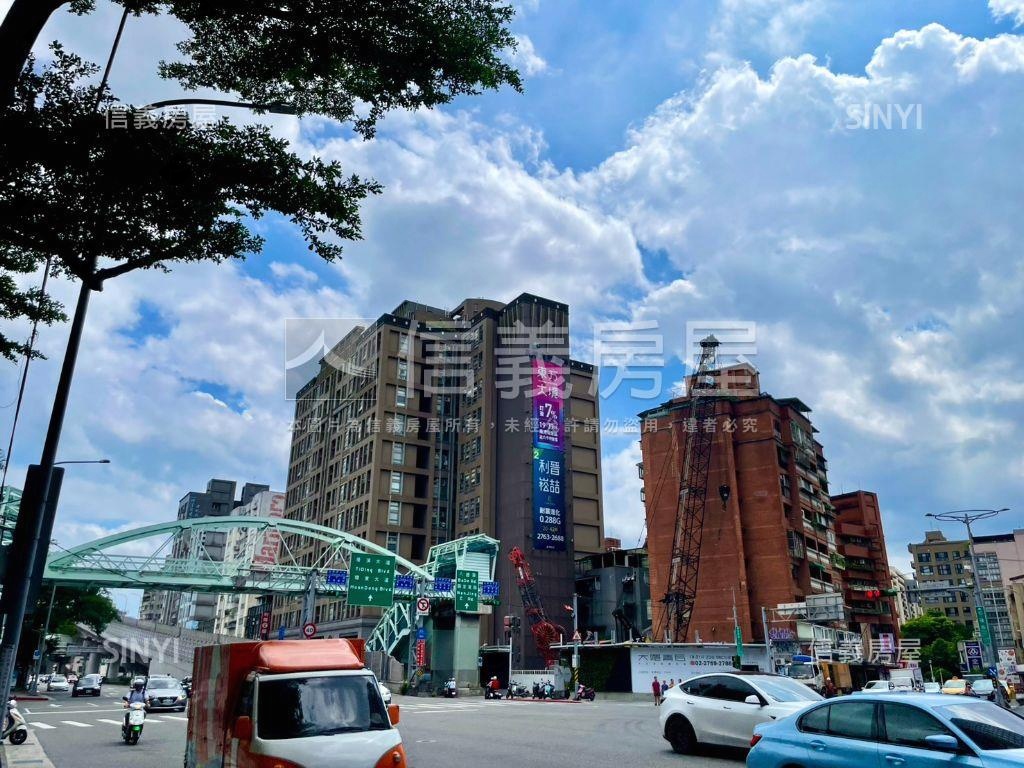 信義市府★大隱青后１１樓房屋室內格局與周邊環境