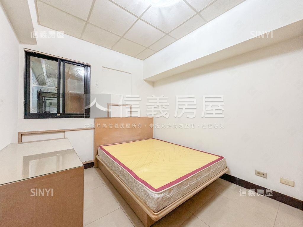 稀有公園首排超頂兩房平車房屋室內格局與周邊環境