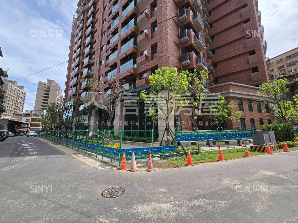 近中路君邑富永三房車位房屋室內格局與周邊環境