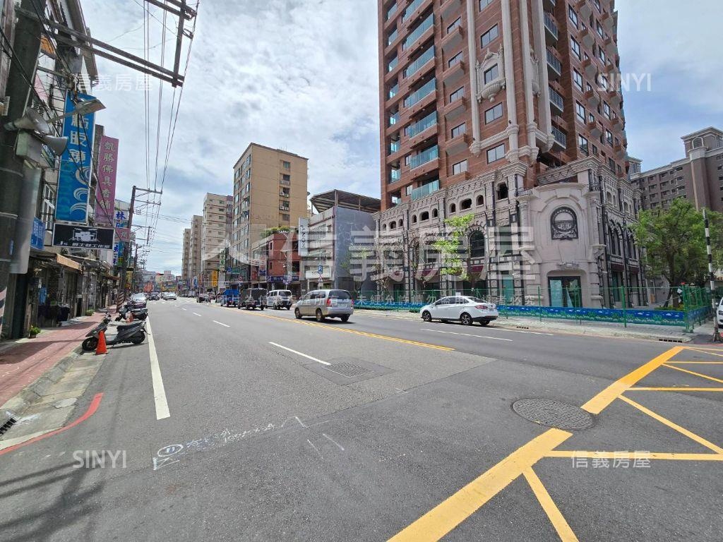 近中路君邑富永三房車位房屋室內格局與周邊環境