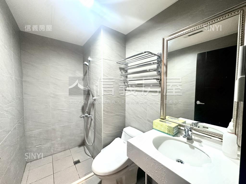 榮耀高樓層兩房平面車位房屋室內格局與周邊環境