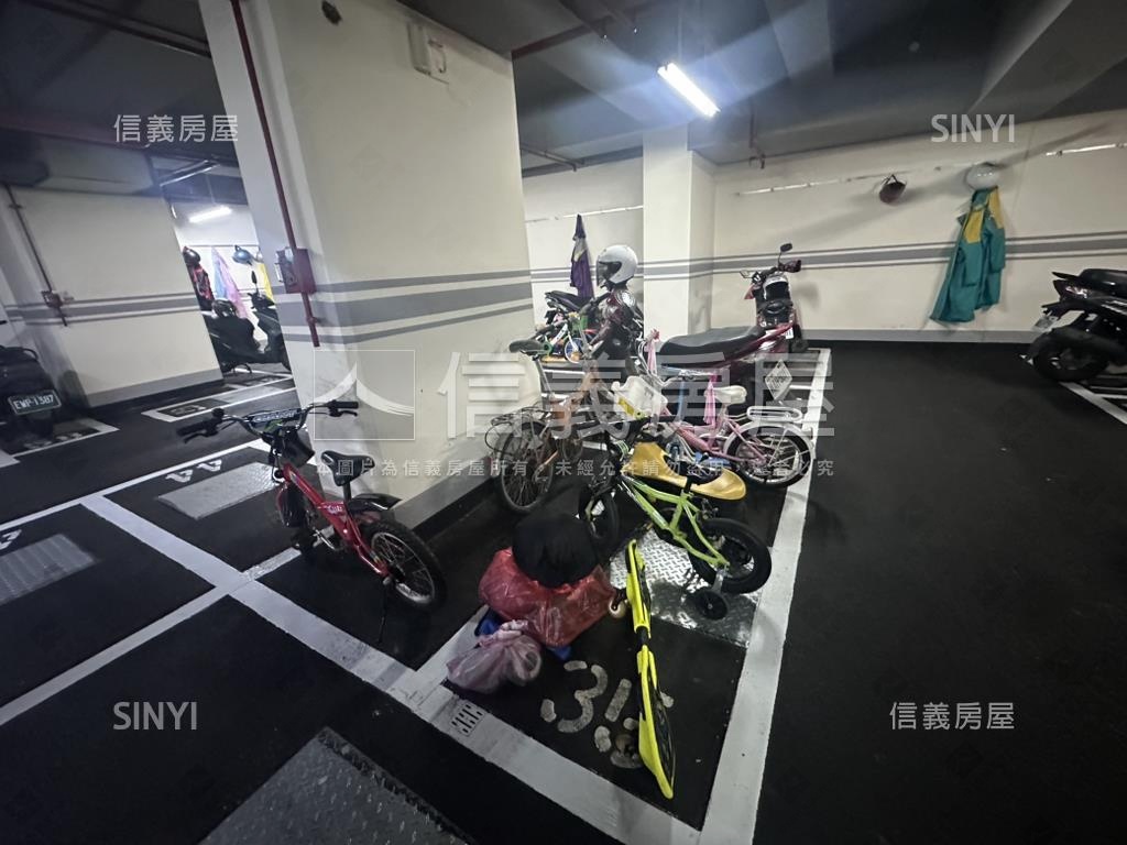 榮耀高樓層兩房平面車位房屋室內格局與周邊環境