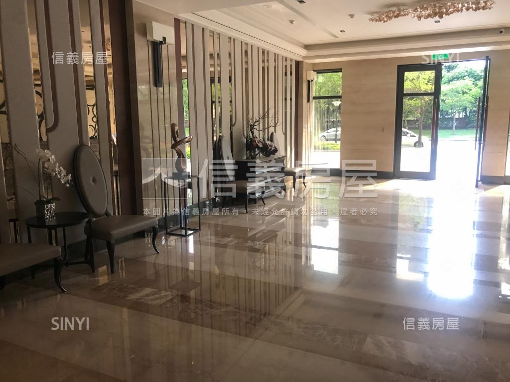 榮耀高樓層兩房平面車位房屋室內格局與周邊環境