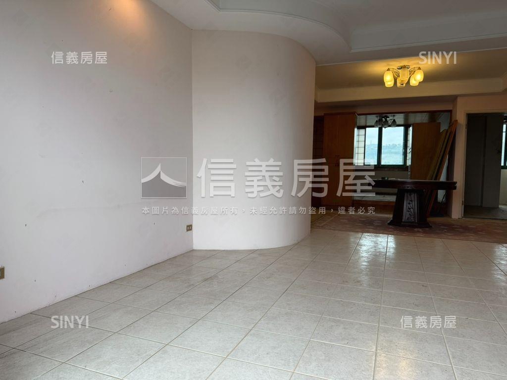 白雲山莊景觀三房車位房屋室內格局與周邊環境