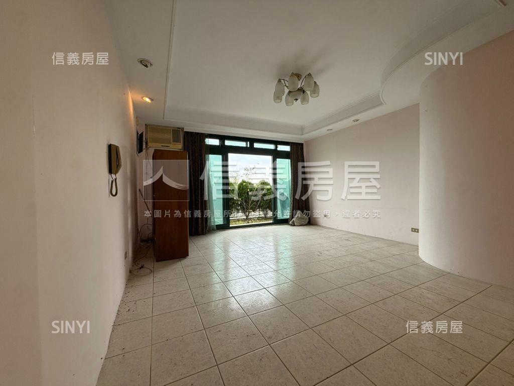 白雲山莊景觀三房車位房屋室內格局與周邊環境