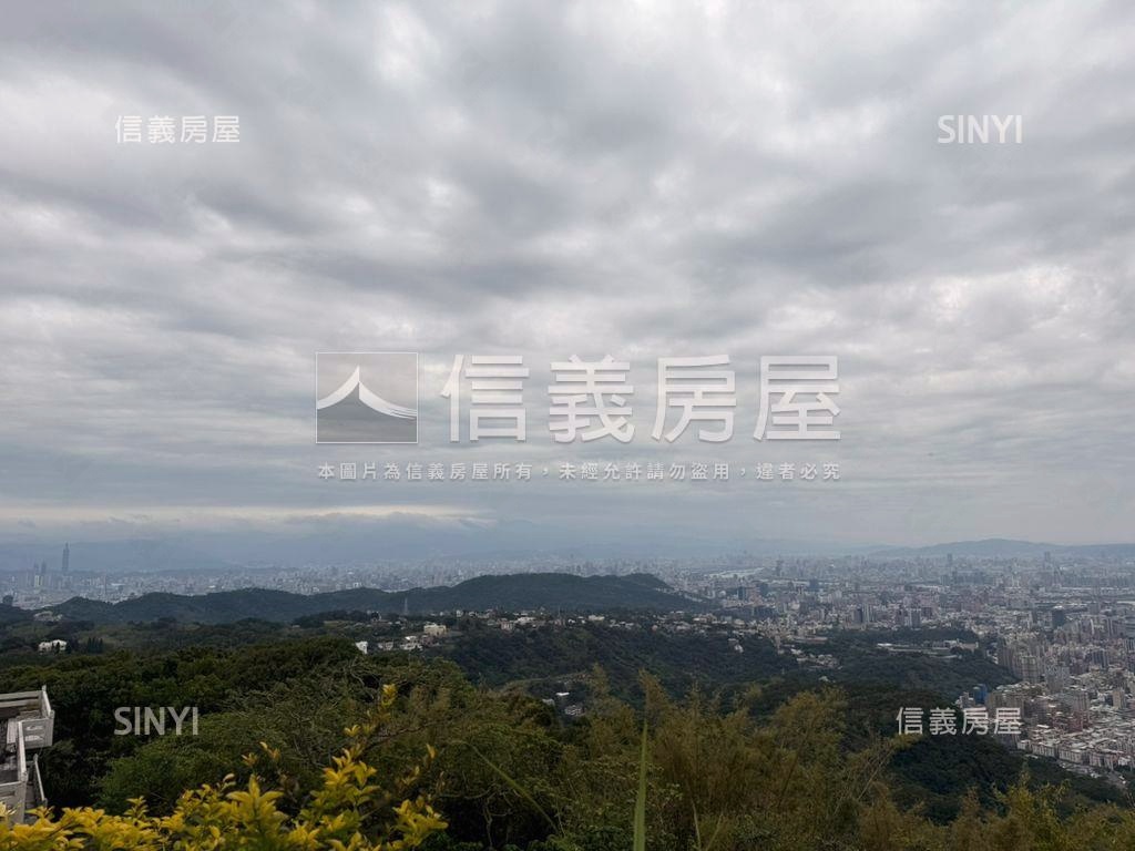 白雲山莊景觀三房車位房屋室內格局與周邊環境