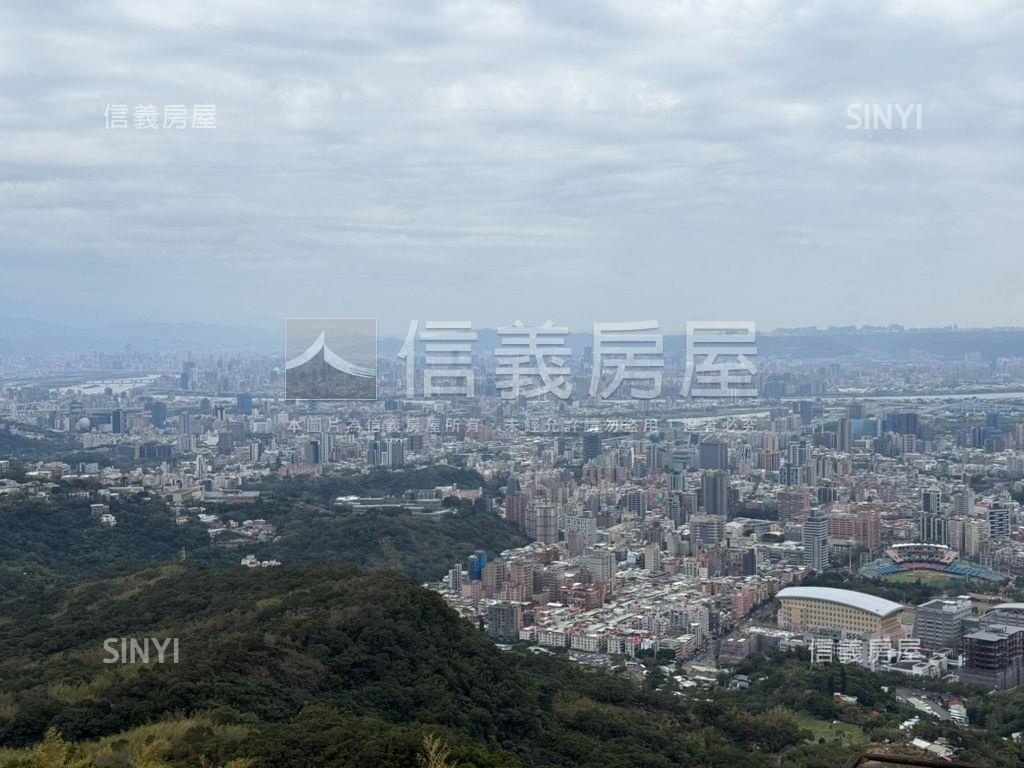 白雲山莊景觀三房車位房屋室內格局與周邊環境