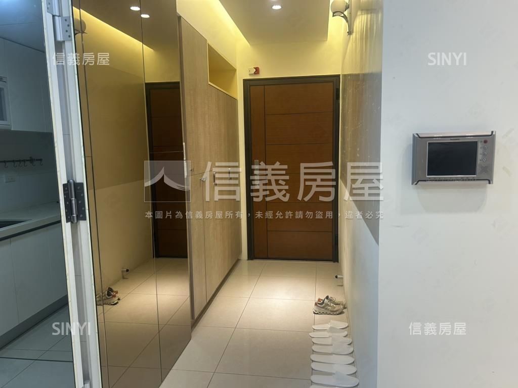鄰近三民國中三房平車房屋室內格局與周邊環境