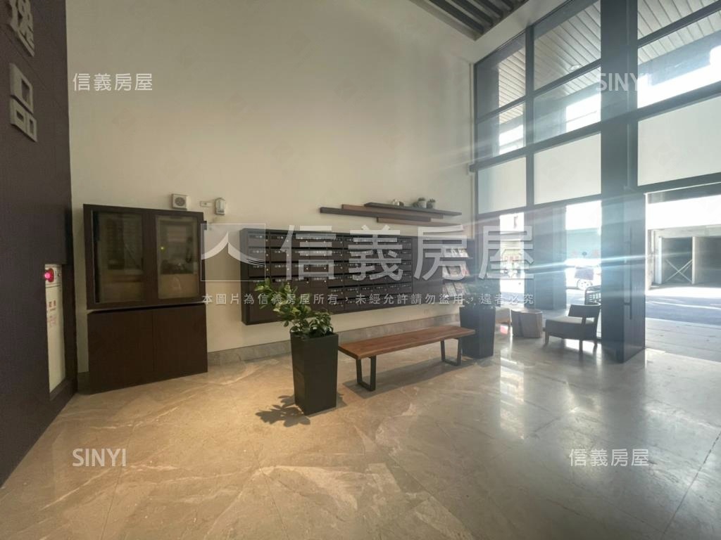 鄰近三民國中三房平車房屋室內格局與周邊環境