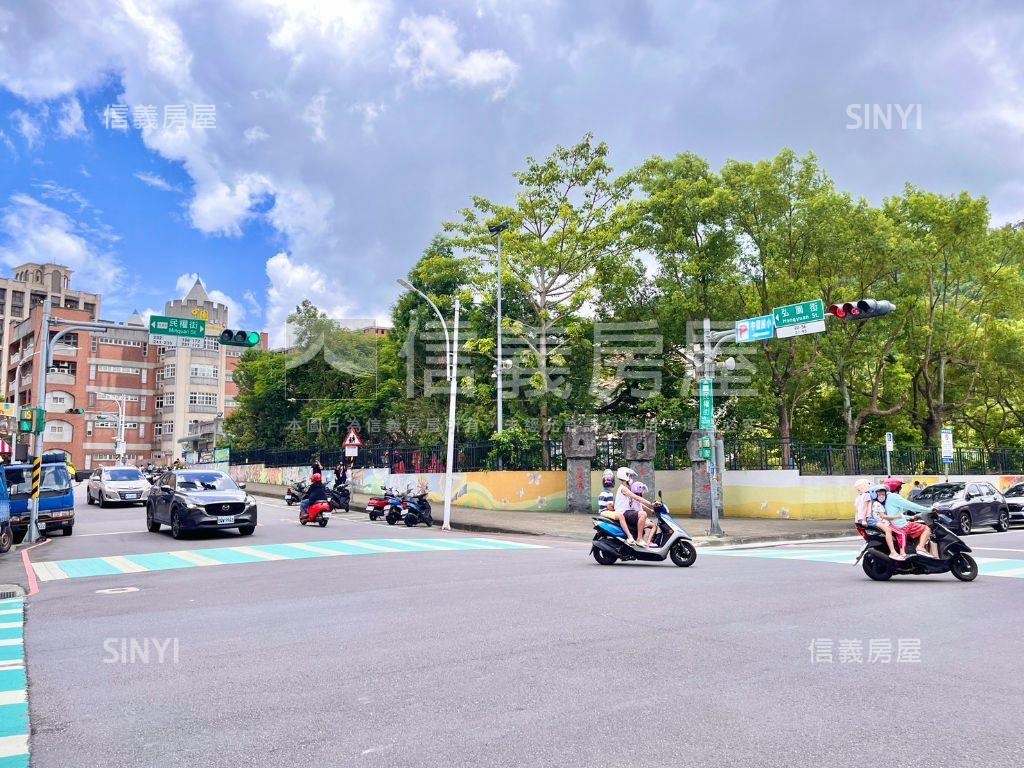 心家家五樓附車位房屋室內格局與周邊環境