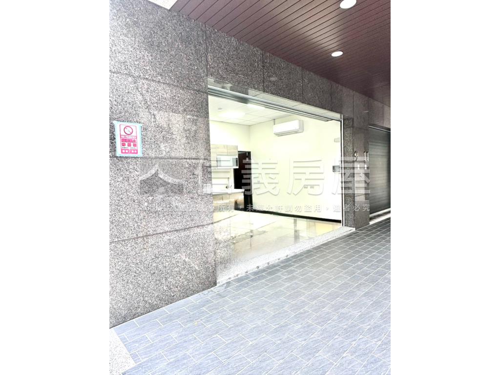 英倫公園Ω稀有金店面房屋室內格局與周邊環境