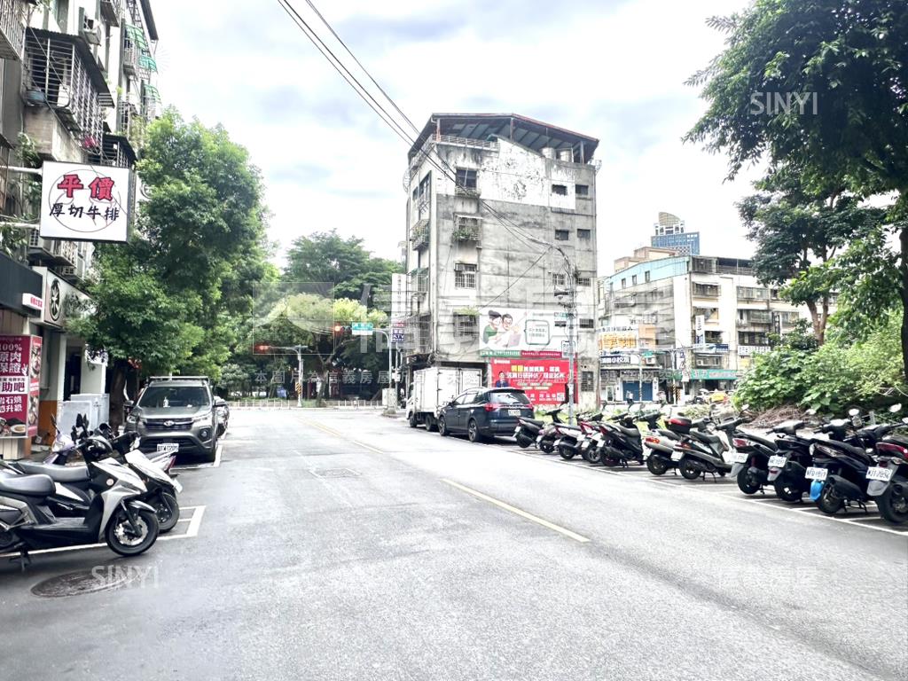 英倫公園Ω稀有金店面房屋室內格局與周邊環境