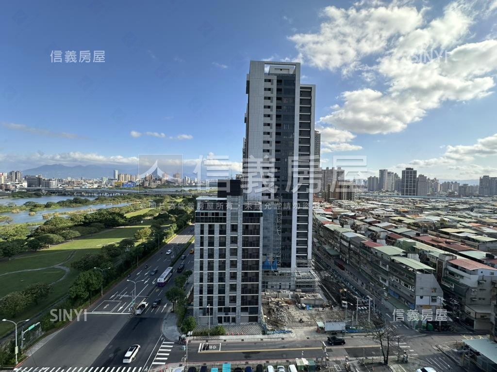 御景高坪效三房全新落成房屋室內格局與周邊環境