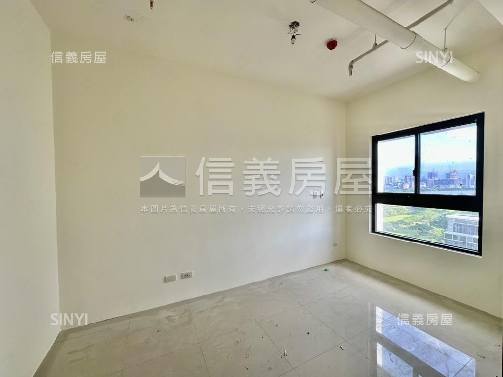 御景高坪效三房全新落成房屋室內格局與周邊環境