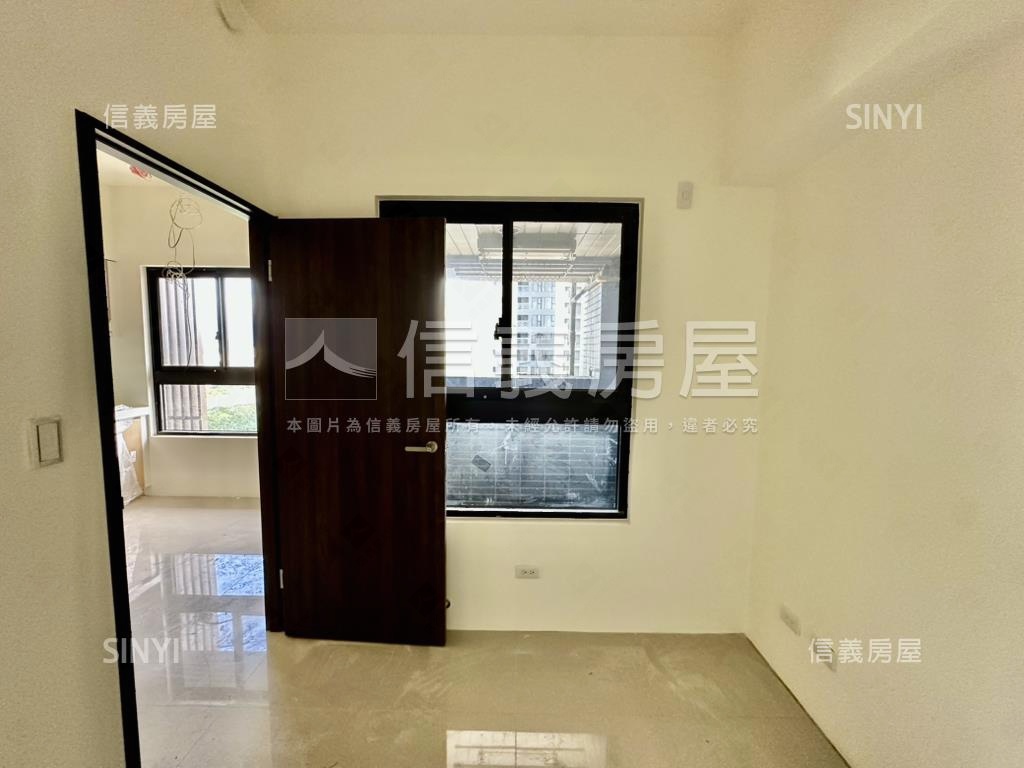 御景高坪效三房全新落成房屋室內格局與周邊環境