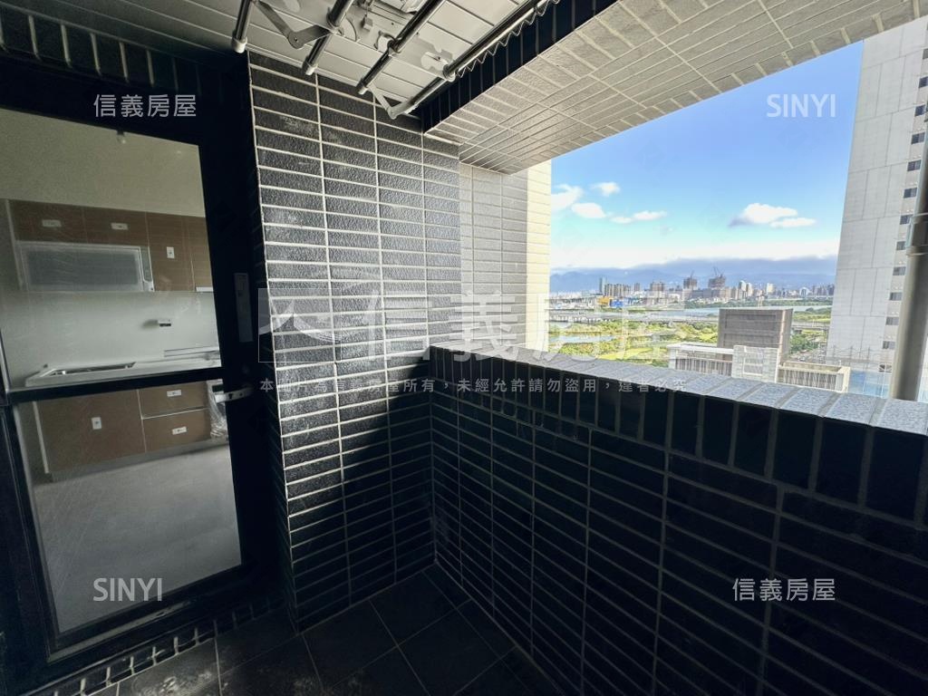 御景高坪效三房全新落成房屋室內格局與周邊環境