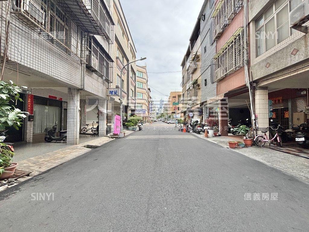 近駁二文藝邊間店住房屋室內格局與周邊環境