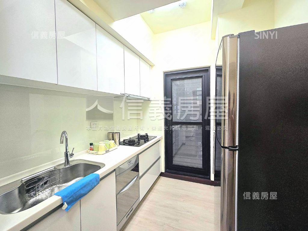 百萬裝潢美２房平移房屋室內格局與周邊環境