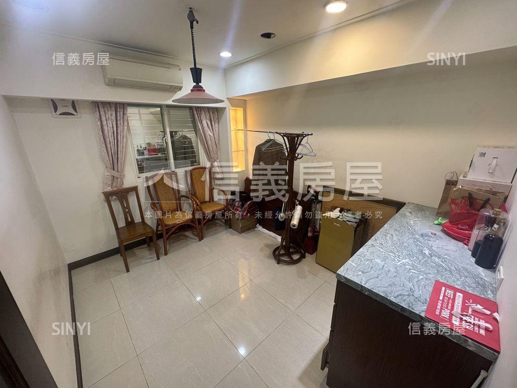 大坪林電梯三房車位房屋室內格局與周邊環境