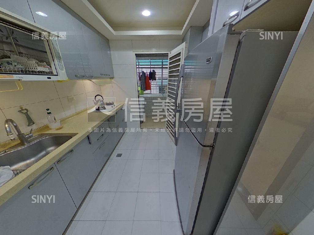 專約大坪林電梯大三房車位房屋室內格局與周邊環境