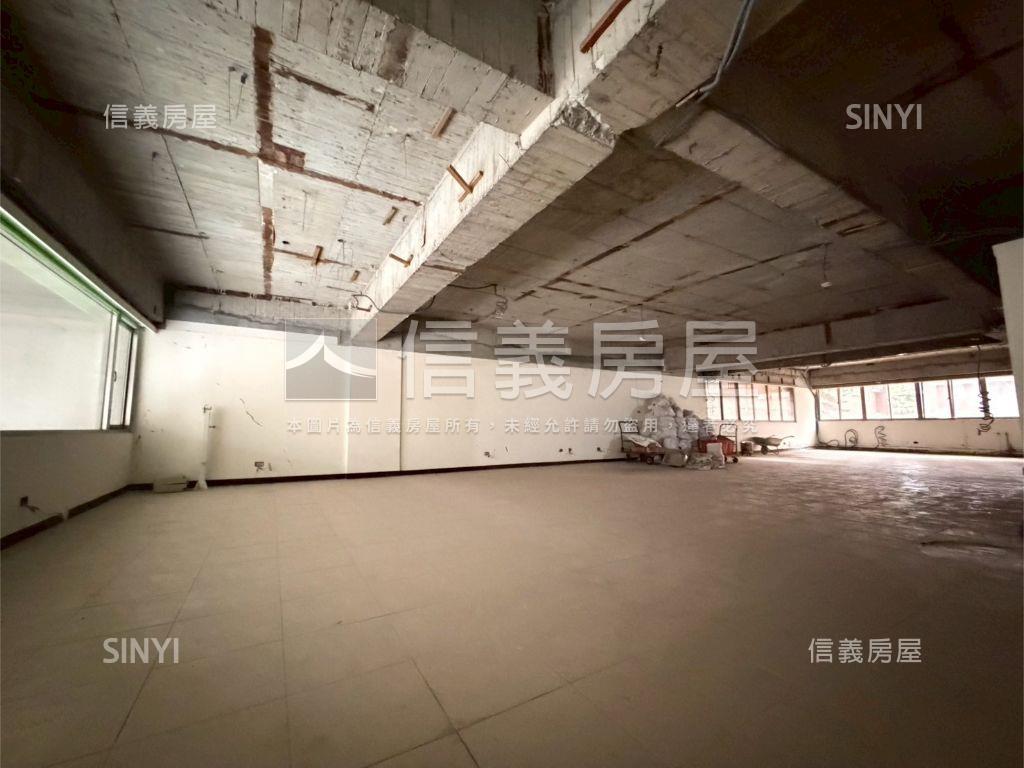 近台泥重劃區二樓大空間房屋室內格局與周邊環境