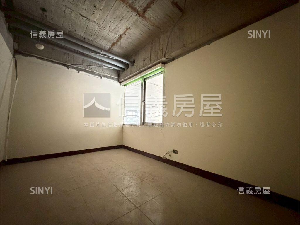 近台泥重劃區二樓大空間房屋室內格局與周邊環境