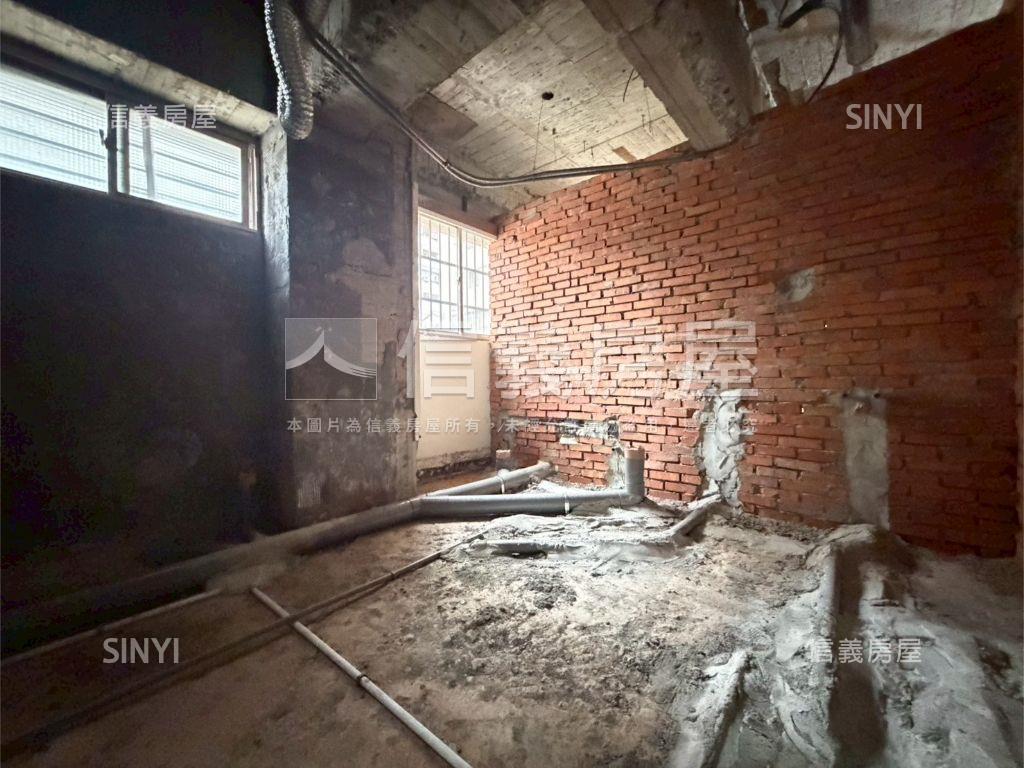 近台泥重劃區二樓大空間房屋室內格局與周邊環境