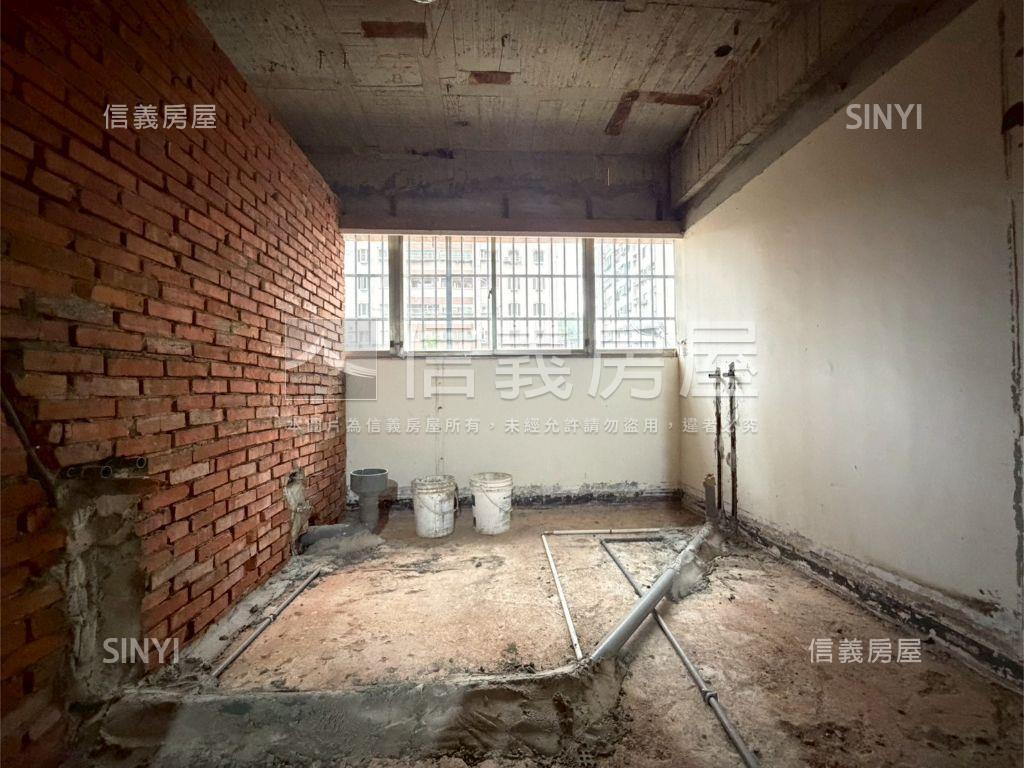 近台泥重劃區二樓大空間房屋室內格局與周邊環境