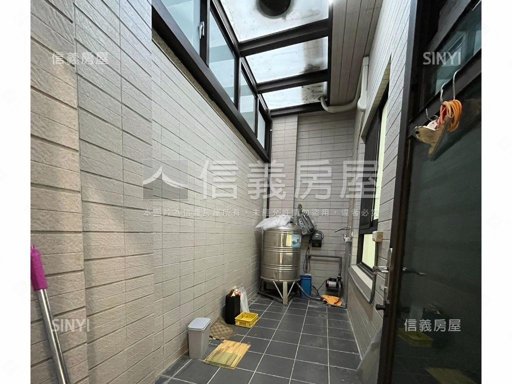 富宇約８米寬臨路別墅房屋室內格局與周邊環境