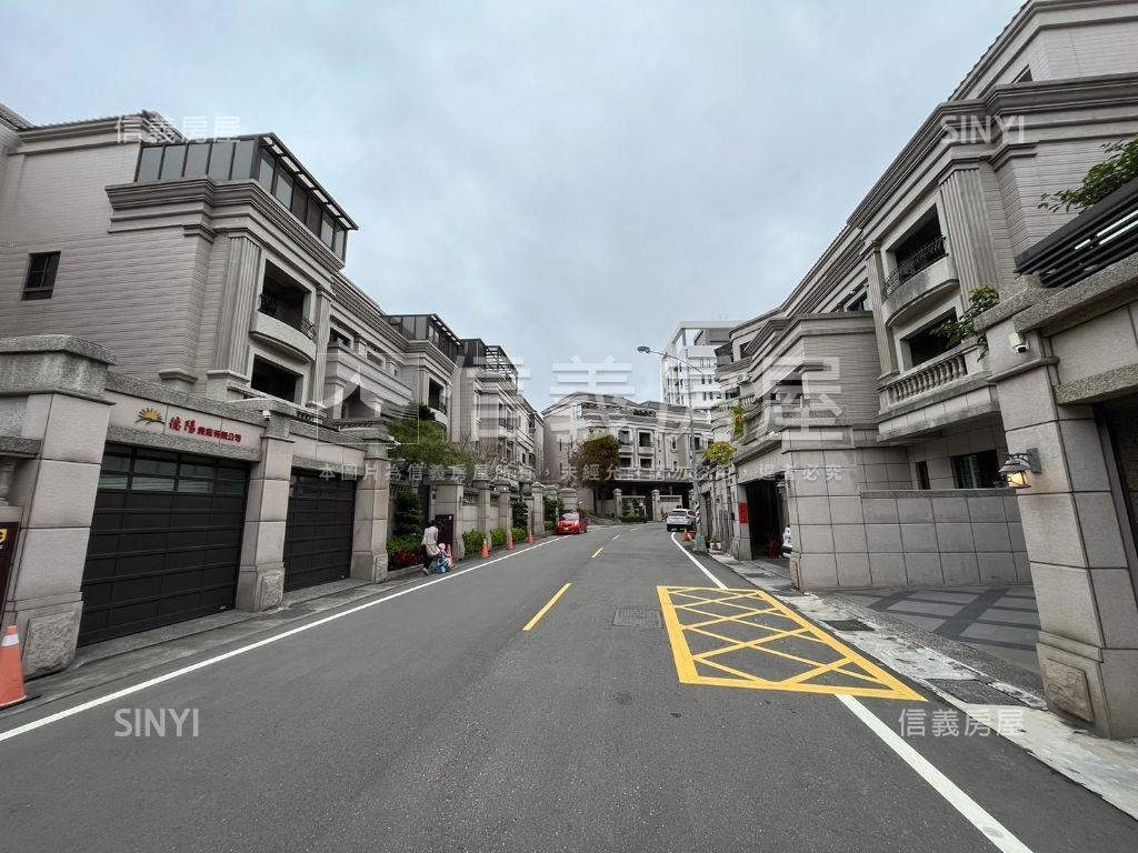 富宇約８米寬臨路別墅房屋室內格局與周邊環境